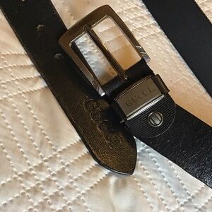 Gucci Black Leather Men's Belt with Silver-Tone Buckle
